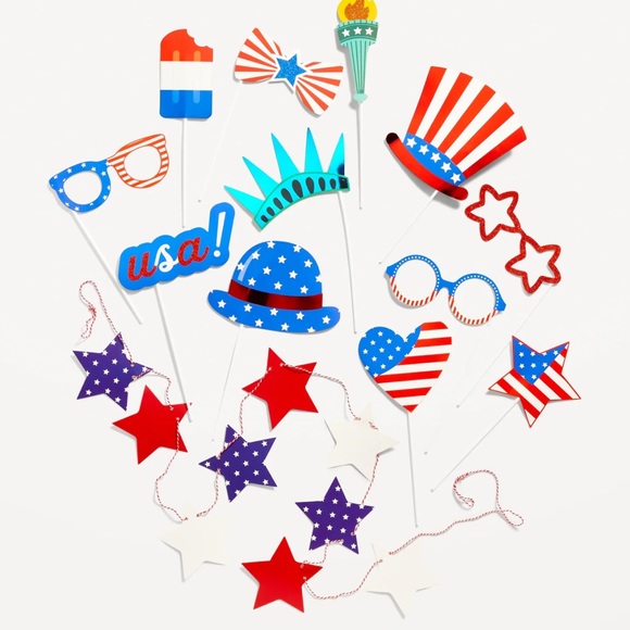 'Party in the U S Yay!' Patriotic Bangle Set of 3 main image 1